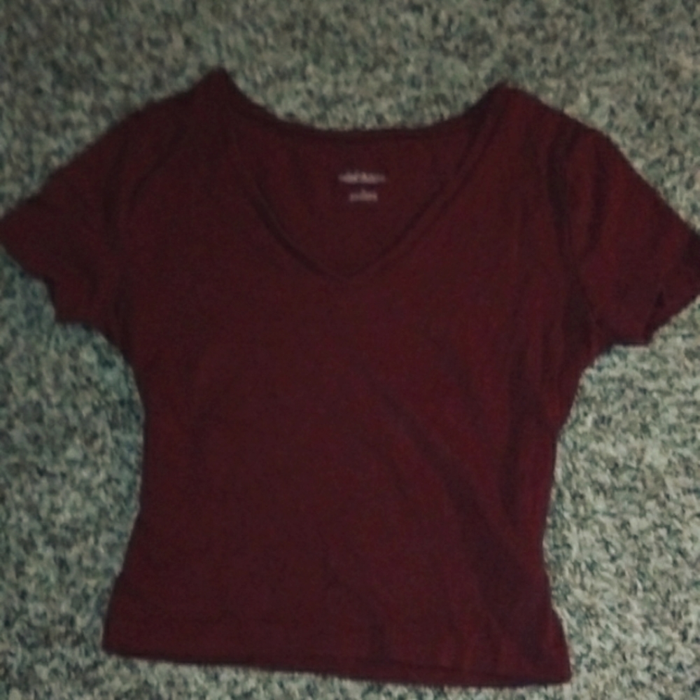 Cropped red V Neck